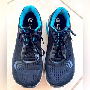 Topo Ultrafly 3 Zipfoam Running Shoes, Blue/Black, Size 8.5